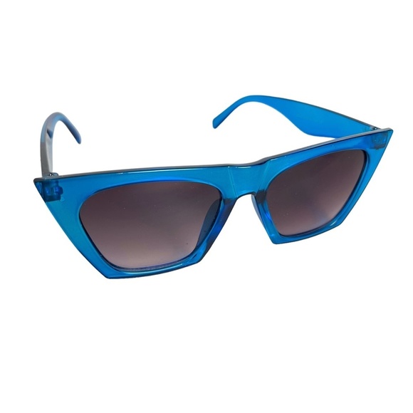 SUNGLASSES SUN GLASSES Blue Plastic Frames Cat Eye Shades Beach Vacation Summer - Picture 2 of 16